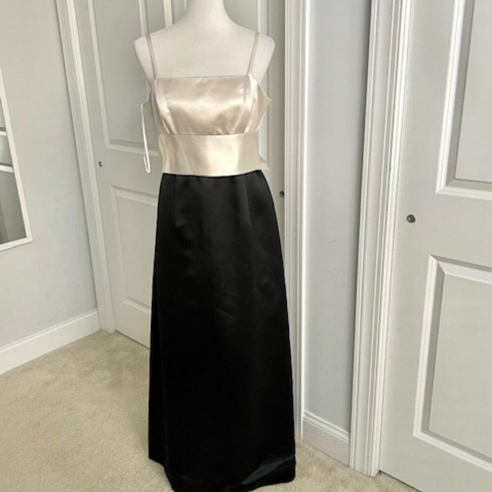 Jones New York Ivory and Black Long Bow Evening Gown Prom Wedding Dress Size 14